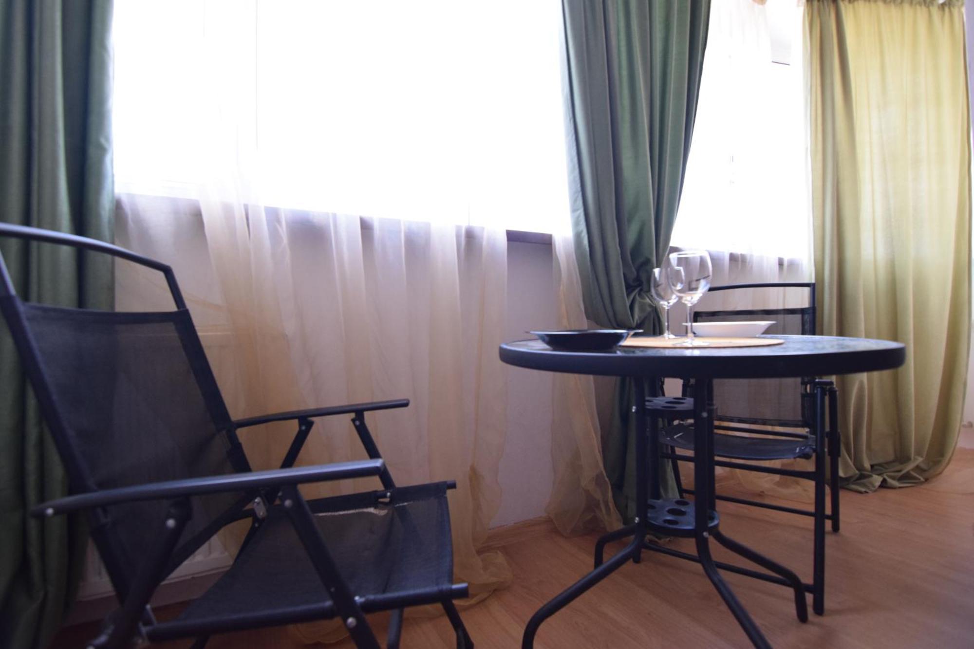 Studio In The Center Of Букурещ Екстериор снимка