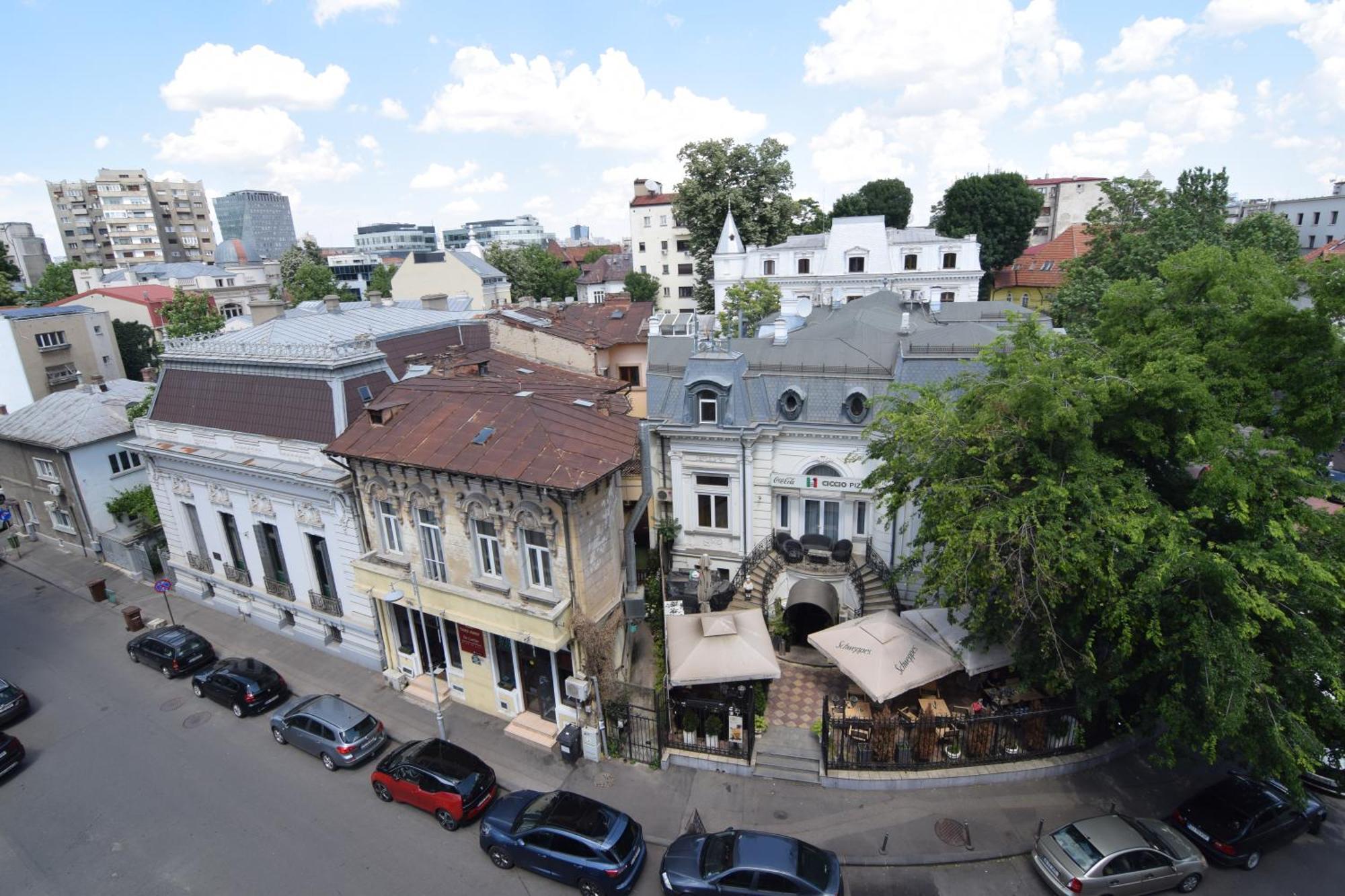 Studio In The Center Of Букурещ Екстериор снимка